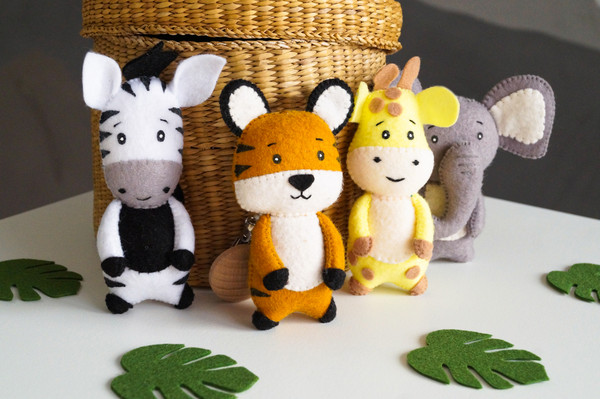 Safari felt animals pattern.jpg