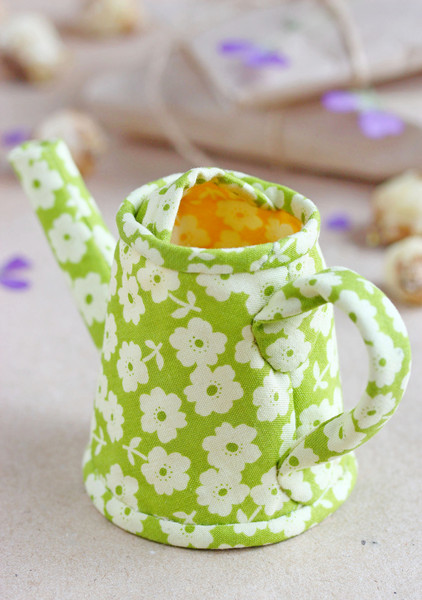 easter-decoration-watering-can-3.jpg