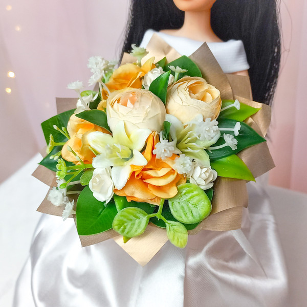 Doll_flowers_wedding.jpg