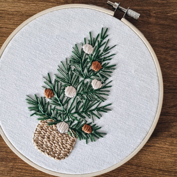 Christmas tree hand embroidery PDF pattern botanical embroid - Inspire ...