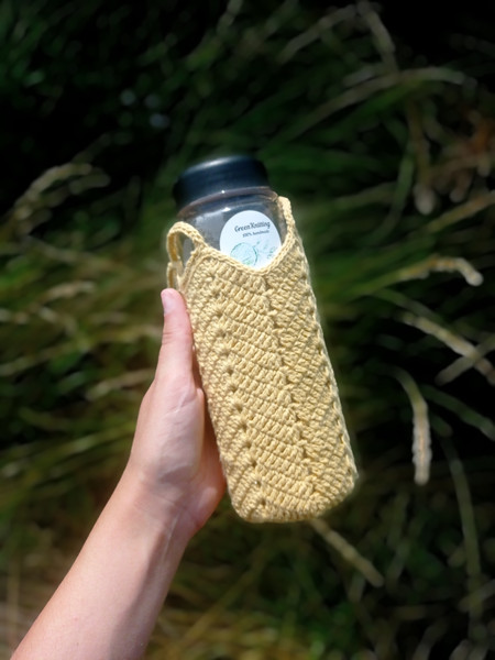 Easy Jute Water Bottle Holder with Strap, Free Crochet Pattern