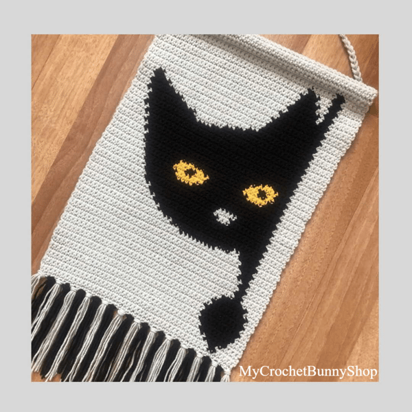 Crochet Black Cat Wall Hanging pattern PDF - Inspire Uplift