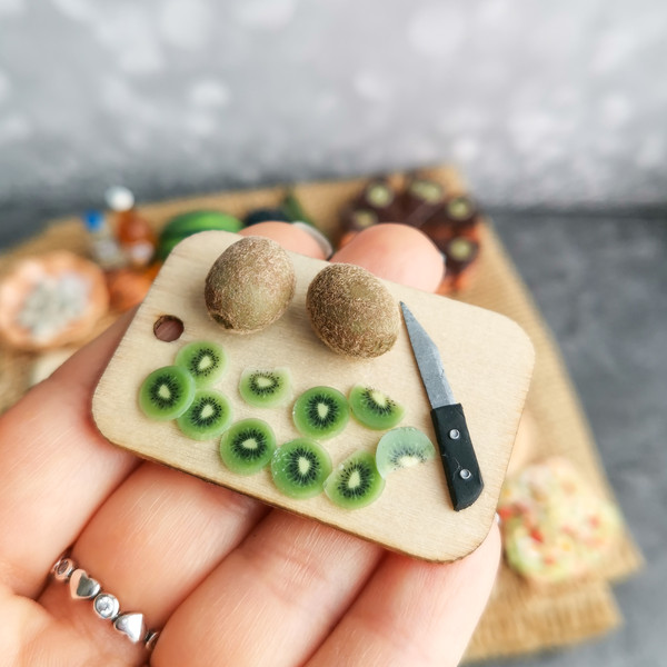 miniature kiwi.jpg