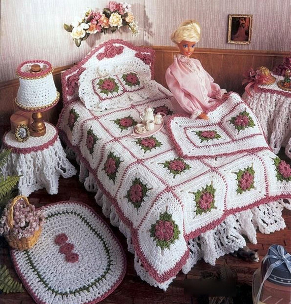 Victorian Bedroom for Barbie Fashion Doll's House (2).jpg