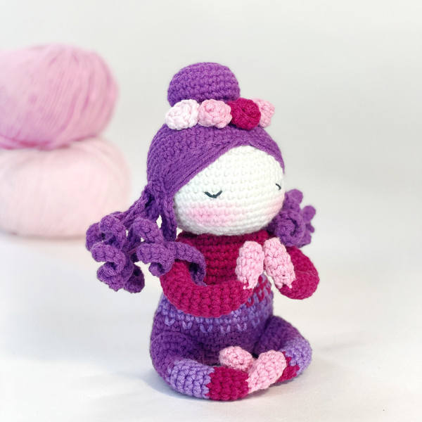 Meditating-girl-amigurumi-pattern-05.jpg