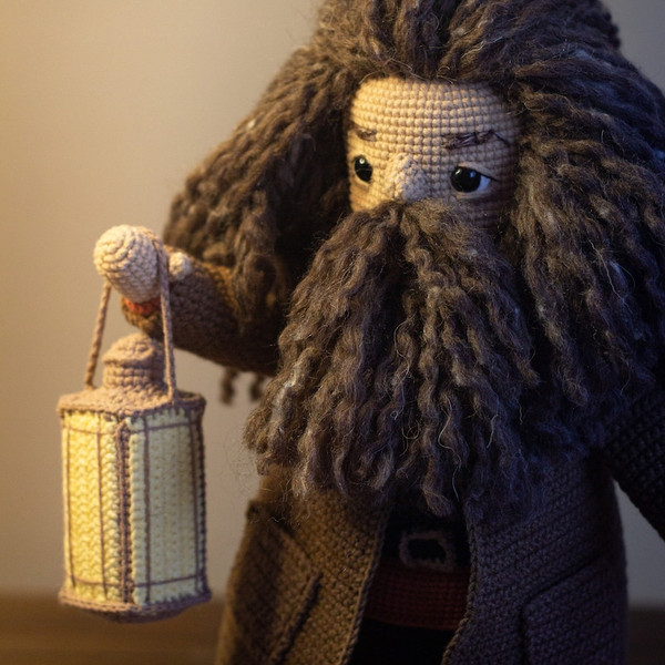 Is this fake or does some one have next level doll wizardly creation  skills? : r/Amigurumi