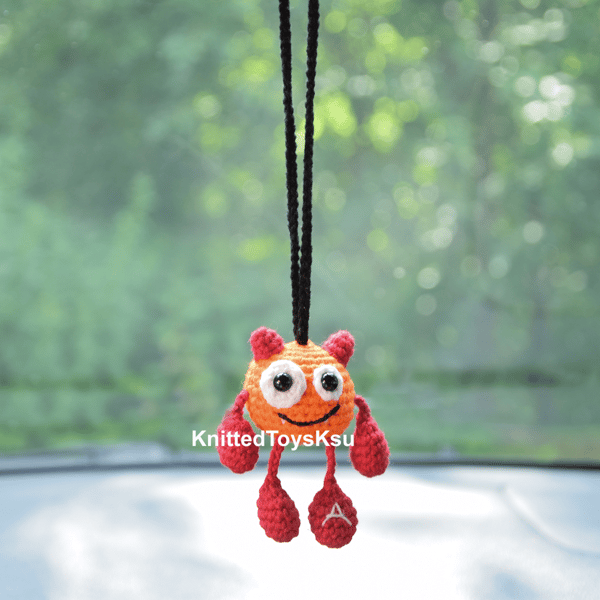 crochet-pattern-car-charm-alien