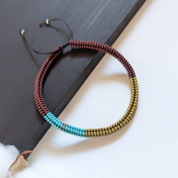 Brown-bead-bracelet-for-men-01.jpeg