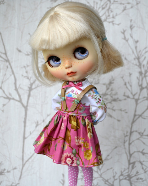 Yulia Dollhouse Blythe dress 009-02.JPG
