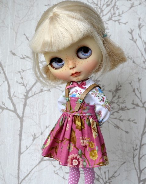 Yulia Dollhouse Blythe dress 009-04.JPG