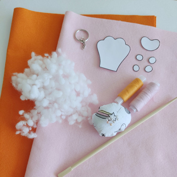 DIY Felt Paw Crafting Create Your Own Adorable Soft Toy with Our Easy-to-Follow PDF Pattern and Tutorial.png