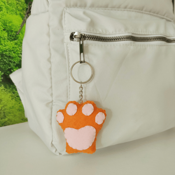 Step-by-Step Felt Paw Crafting Tutorial with Printable PDF Pattern for Creating Your Own Adorable Soft Toy.png