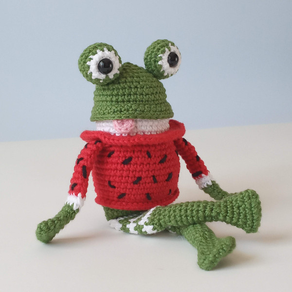 Tapdole brooch crochet pattern, cute crochet frog, amigurumi - Inspire  Uplift