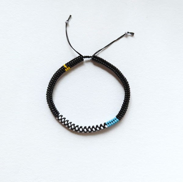 Men-friendship-bracelet-bead-01.jpeg