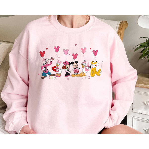 MR-54202324734-mickey-and-friends-valentine-balloon-sweatshirt-disney-image-1.jpg