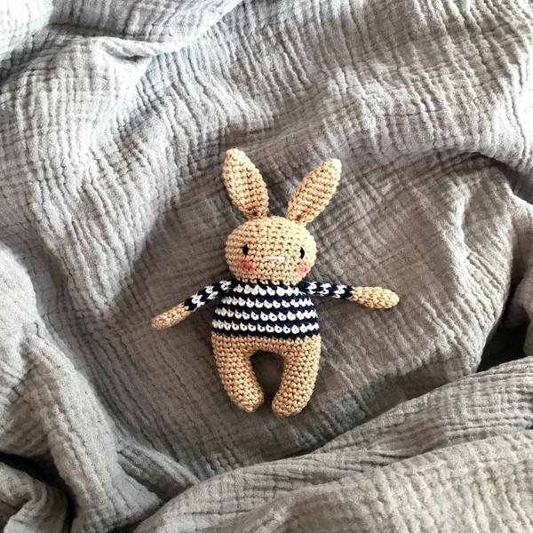 1080x1080_Crochet pattern bunny Häkel Anleitung Hase Mini Henri Amigurumi Sprache Deutsch  English PDF - 1.jpg