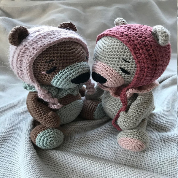 1080x1080_Häkel Anleitung Baby Teddy Bär Bea+Bo mit Mütze  Crochet Pattern bear + bonnet  beanie Amigurumi Sprache Deutsch + English PDF © - 9.jpg