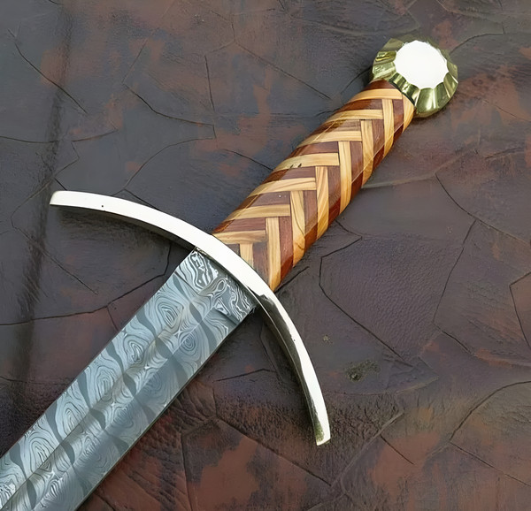 Hand-Forged-Norse-&-Celtic-Fusion-A-Damascus-Steel-Viking-Sword-Masterpiece,Norse-mythology,Viking-culture.jpg