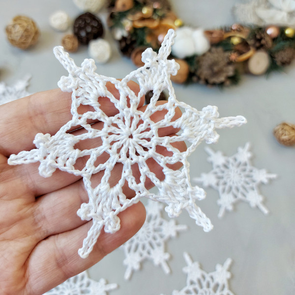 Christmas tree decorations crochet white snowflakes.jpg