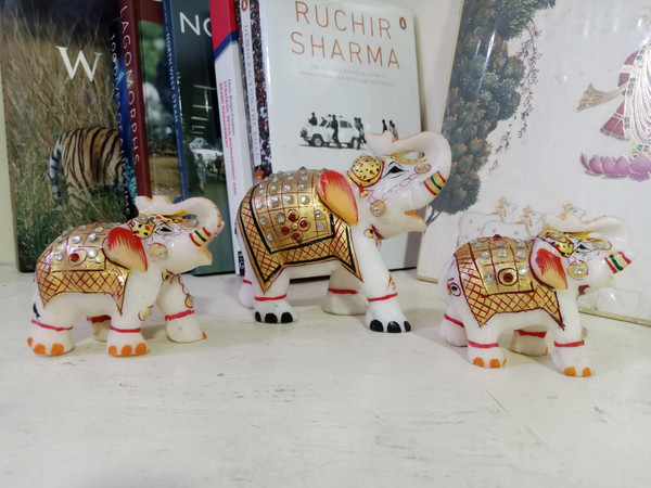 Marble Elephent Family 3.jpg