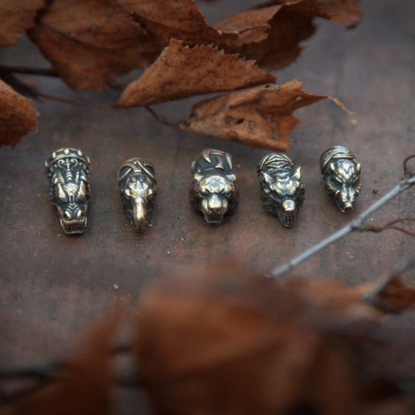 animal-heads-necklace-ends