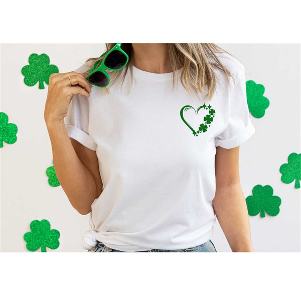 MR-30520231031-pocket-size-clover-heart-sweatshirt-irish-day-sweatshirt-image-1.jpg