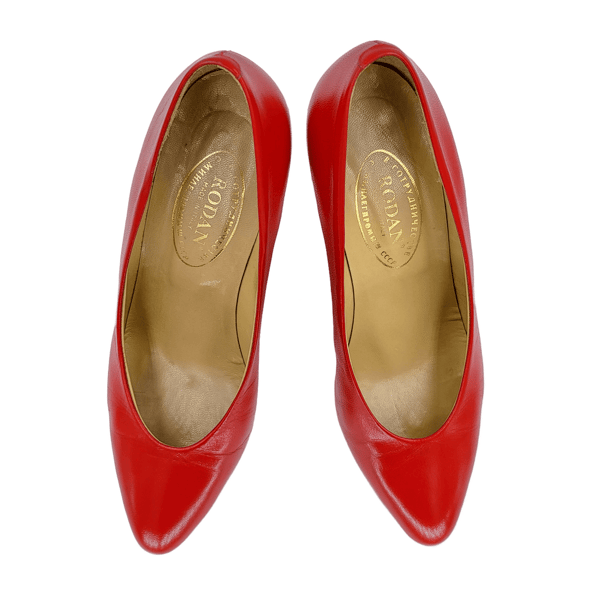 7 Vintage Womens Shoes USSR red RODAN Italy.png