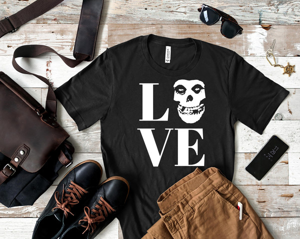 LOVE - Misfits American Punk Rock Band Classic T-Shirt 242_Shirt_Black.jpg