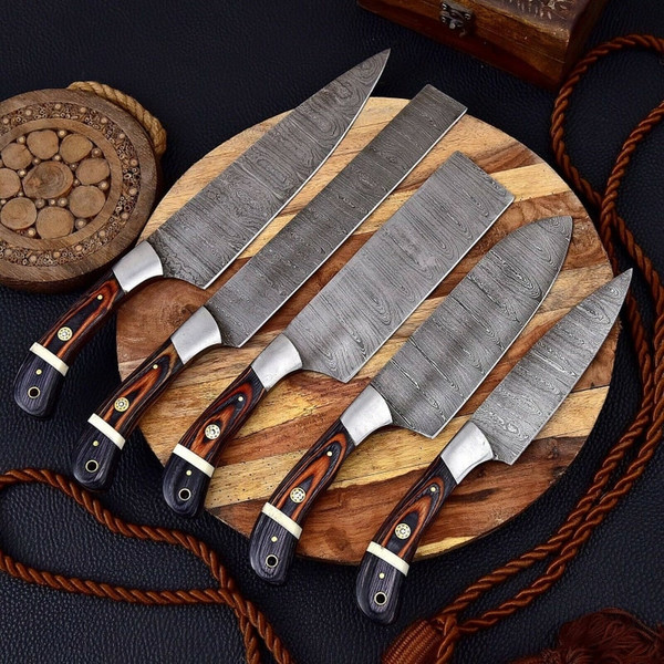 Forged Damascus kitchen knife set With Leather bag