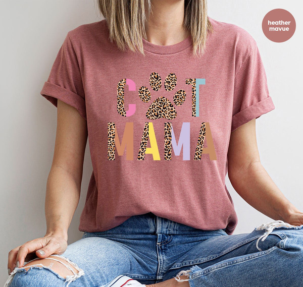 Aesthetic Cat Mom Paw Graphic Tees, Cute Leopard Paw Print Cat Mama Crewneck Sweatshirt, Cat Mom Gifts, Cat Owner Womens Clothing - 5.jpg