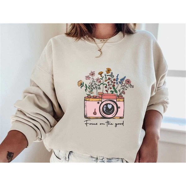 MR-1562023102215-boho-floral-shirt-wildflower-vintage-sweatshirt-wild-flowers-image-1.jpg