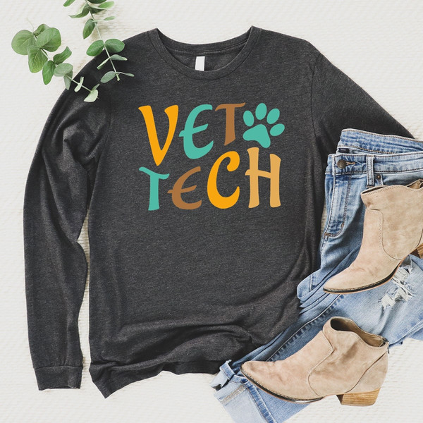 Retro Vet Tech Sweatshirt, Unisex Vet Tech Hoodie, Veterinarian Long Sleeve Shirt, Veterinary Hoodie, Vet Tech Week Gifts for Veterinarian - 1.jpg