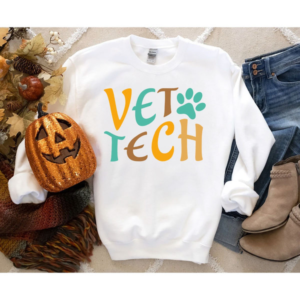 Retro Vet Tech Sweatshirt, Unisex Vet Tech Hoodie, Veterinarian Long Sleeve Shirt, Veterinary Hoodie, Vet Tech Week Gifts for Veterinarian - 7.jpg