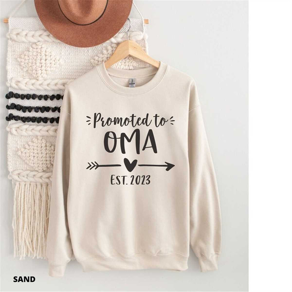 MR-1662023111637-promoted-to-oma-est-2023-oma-gift-oma-sweatshirt-pregnancy-sand.jpg