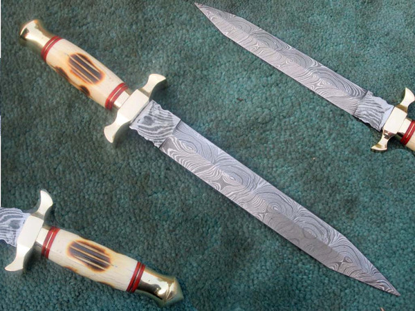 Damascus Dagger.jpg