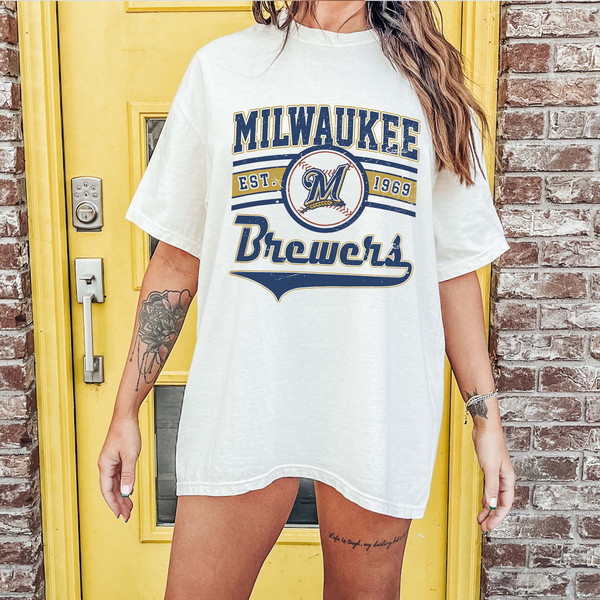 Vintage 90s Milwaukee Brewers Shirt, Milwaukee BAS Grey L Long Sleeve | Classy Missy