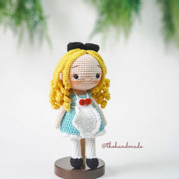 Alice crochet amigurumi doll, amigurumi princess doll, Alice in wonderland amigurumi princess, stuffed doll, baby shower gift, birthday gift (4).jpg