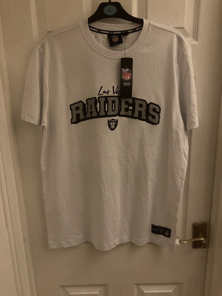 NFL Raiders black & white t-shirt - Size Medium - 2.jpg