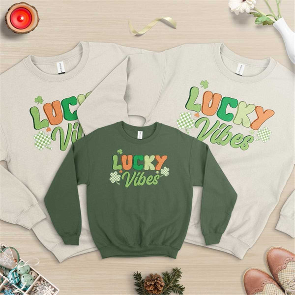 MR-572023113231-lucky-vibes-st-patricks-day-sweatshirt-lucky-retro-image-1.jpg