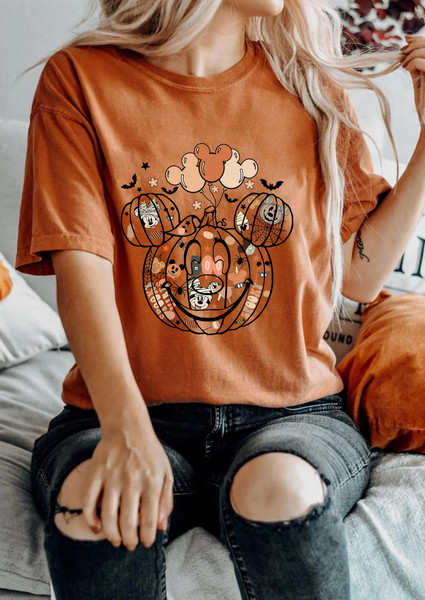  Disney Halloween Mickey Pumpkin Head T-Shirt : Clothing, Shoes  & Jewelry