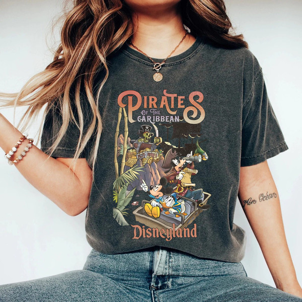 Vintage Pirates of the Caribbean Shirt Mickey Pirates Shirt -  in 2023