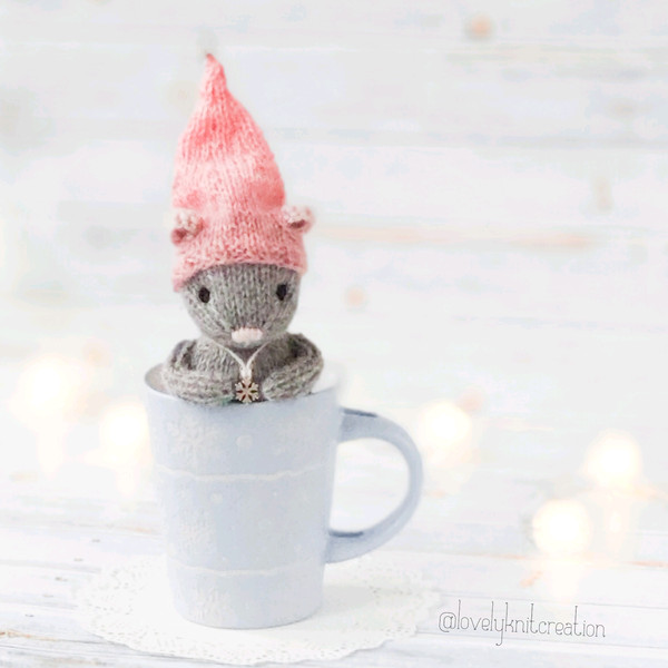 Christmas mouse knitting pattern, stuffed handmade mouse doll 06.jpg