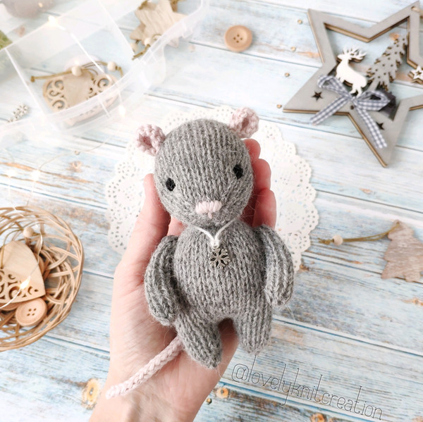 Christmas mouse knitting pattern, stuffed handmade mouse doll 09.jpg