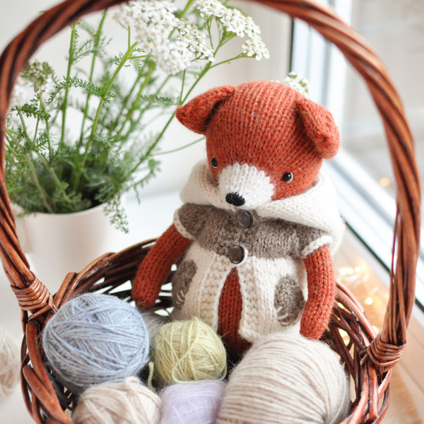 Little fox toy knitting pattern, stuffed animal pattern 08.jpg