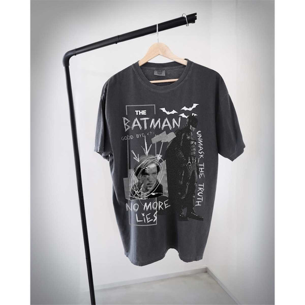 MR-117202392616-vintage-styled-the-batman-t-shirt-robert-pattinsons-image-1.jpg