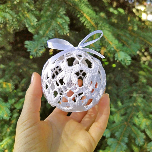 christmas ball crochet pattern.jpg