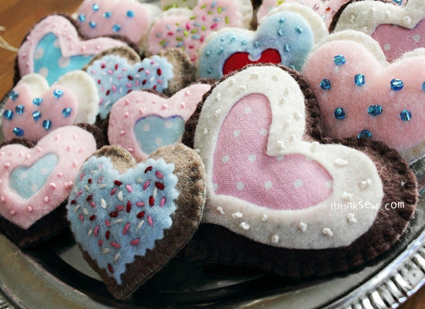 0007665_free-felt-sweet-cookies-pdf-pattern.jpeg