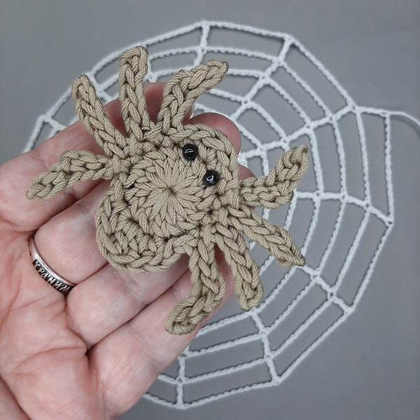 Halloween spider and spider web crochet pattern, Detailed step-by-step pattern PDF for beginners.