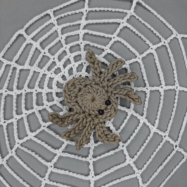 Halloween spider and spider web crochet pattern, Detailed step-by-step pattern PDF for beginners.