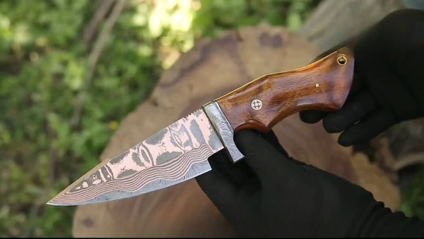 Bmk-50 Blue Bone Copper Engraved Handmade Damascus Steel Hunting Knife